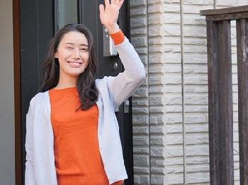 何もかも満たされているはずだった。笑顔で夫を送り出す妻は他人棒を迎え入れて…