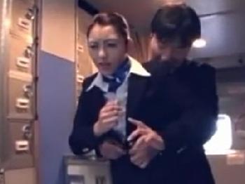 まさかの高度8,000Mで時間を止めて→キャビンアテンダントをガチ婦女暴行!!