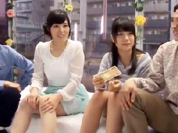 仲良しカップルの4人組がパートナー交換で盛り上がり無我夢中で不貞交尾