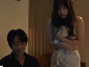 元同級生たちに奴隷のように挿入されるマドンナ→夫の知らないところで調教は続き…