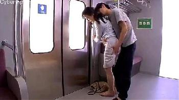 痴漢の性技にハマった淫猥熟女は今日も電車で犯されますW