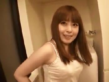 跡美しゅり｜貧乳のサディスト美少女がマゾ男奴隷たちのケツアナを犯して調教!!