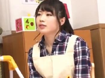 保育実習で先生役の女の子に性的興奮して否応なしに即ズボ性暴行W