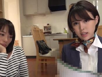 妻がいる前でも積極的に色仕掛けしてくる保険セールスレディに痴女られてW