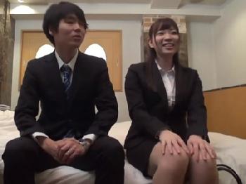 お金欲しさに職場の先輩と膣射中出し交尾した女性会社員