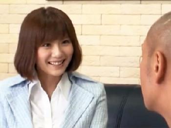 体を操られて強制枕営業させられてしまう美女会社員