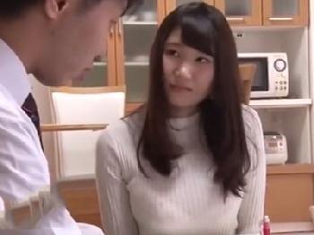 巨乳アピッて誘ってくる人妻にペニス曝け出して合法寝取られ!!