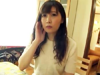 性的欲望が爆発寸前なマダムが自宅浮気性交で中出し切望W