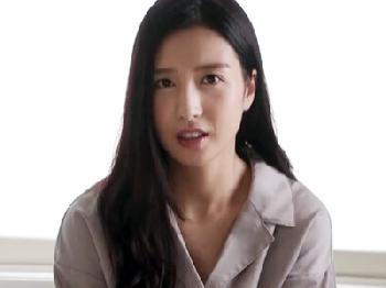 発作が起こると自我を失い誰かれ構わずペニスに貪り尽く精液中毒の色情狂女