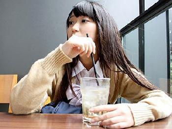 清楚な見た目してるのに中出し援交セックス繰り返す女子校生!!