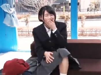 ペニスに対して従順にご奉仕してくれる美少女女子校生