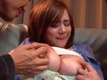 性的欲望が爆発寸前な爆乳童顔妻が…変態町内会長の手に堕ちて完堕ち寝取られ