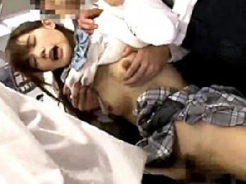 満員電車で媚薬を塗られ強制的に欲情!!会社員集団に挿入される女子校生