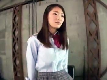 無許可で女性器の最奥に精液注入されガチ困惑する援交女子校生