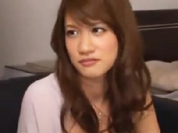 久しぶりに再開した幼なじみと宅飲みしてたらお互い興奮して真剣SEX!!