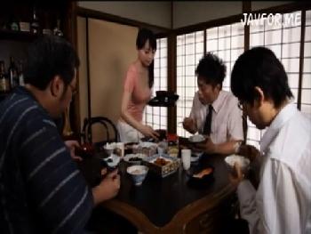 借金返済のために義理の父親と義理息子に犯される後妻が悲惨すぎッ!!