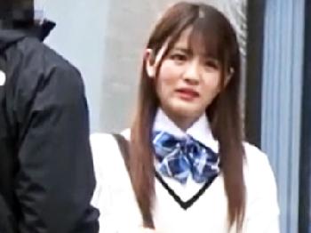 学校対抗中出し野球拳!!同級生男子の目の前で挿入されおめこが白濁液塗れW