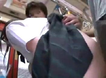 ケツ穴までばっちり映される屈辱の婦女暴行!!メガネの大人しめ女子校生が抵抗できずに餌食になる