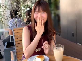 現役女子大生の恋愛事情を探りながらラブホテルで個人撮影