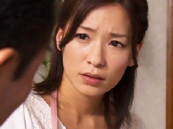 家政婦として働く巨乳人妻がクビの代わりに体を求められ性的暴行され涙