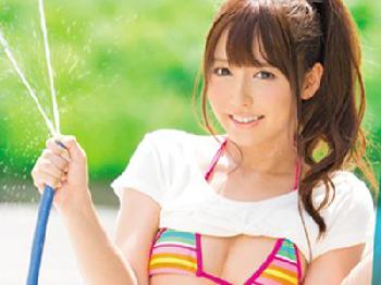 気持ちよすぎて潮吹きスプラッシュする元アイドル