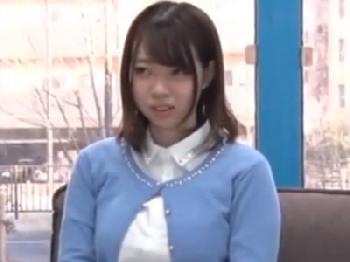 上原亜衣ちゃんが連続イマラチオで喉奥犯される