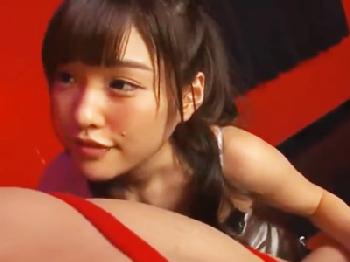 可愛い顔してサドな美少女に寸止め手コキで焦らされ最後は足コキ射精!!