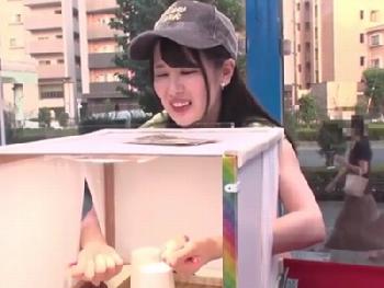 まさかこの中から肉棒が出てくるなんて…W