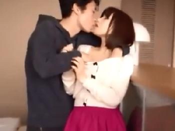 色白素人美少女とムード満点のホテルセックス