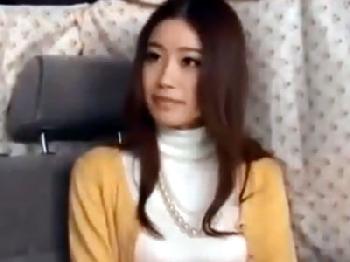 勝ち目のないヤラセゲームで罰ゲームSEXに追い込まれる素人美少女さん