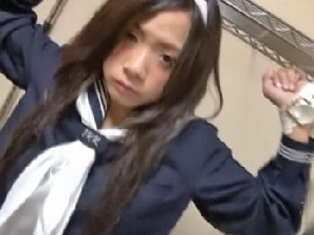 拘束した女子校生を好き勝手ヤリ倒す中年男