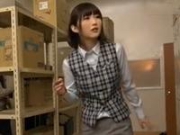 倉庫で男二人に種付け強姦される美尻OL