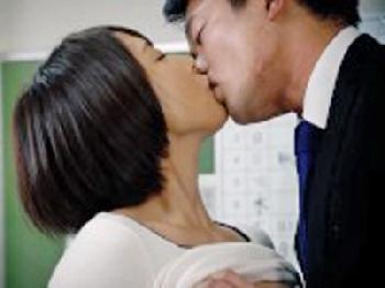 耐えきれずにオフィスや学校でヤる映像が綺麗なAV