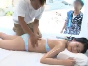 彼氏の目の前で思う存分おまんこ内射精寝取られる巨乳素人