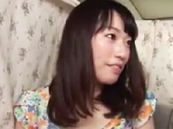 清楚な顔して他人棒に貪り尽く尻軽な素人人妻に子宮へ射精お仕置きW