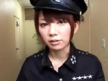 劣情をかき立てるポリスがソーププレイで身体を張ってマゾヒスティックな性的指向の男をご奉仕