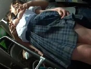 黒髪ピュアだけど巨乳の女子校生→痴漢で濡れマンにされて連れ込んで性行為