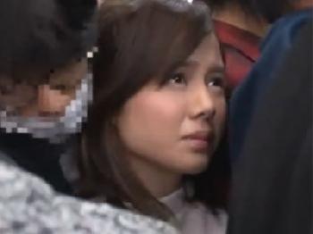 巨乳美女が満員電車内で痴漢されて→抵抗できないままに精液塗れ