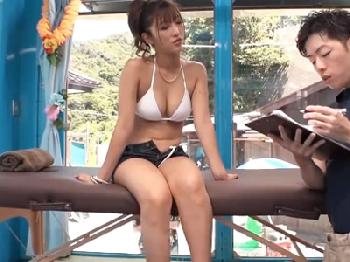 彼氏持ちの水着美女をビーチでナンパしてオイルマッサージで欲情させて寝取りSEX