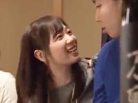 同窓会で久々に再会した巨乳娘を酔わせて性行為