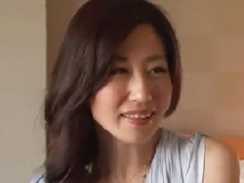 上品でお淑やかな美貌の人妻がまさかの不貞交尾にドハマリ
