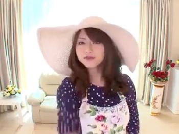 可愛くて巨乳の彼女が隣のジジイに寝取られてヨガり鳴いてた