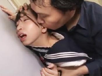 壁ドンで逃げ場を失い執拗なバックピストンによだれを垂らしてアヘアクメする女ども