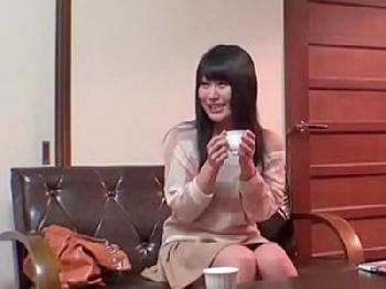 睡眠薬入TEAを飲ませた家庭教師を真っ向勝負の性的暴行膣内射精