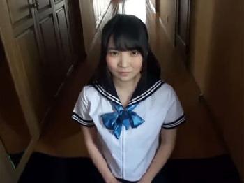玄関先で三つ指をついてお出迎えする童顔美少女→性的欲望処理の為に性行為