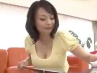 ママの巨乳から目が話せなくなった息子!!添い寝で肉親禁忌性交に踏み切る!!