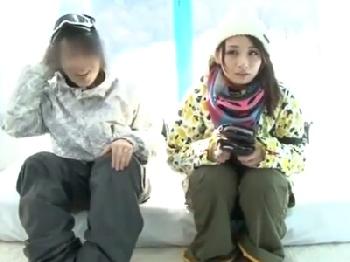 最初はツンな表情が気になる素人もペニスにゾッコンで中出し受け入れW