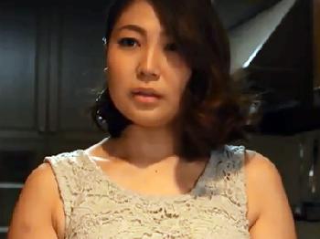 性行為への欲求最盛期な巨乳熟女は巨根見せられたらセックス断れません