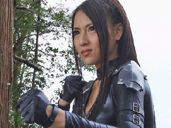 潜入した村で忍者たちに蹂躙される女スパイ