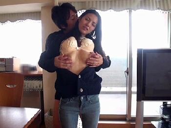 これが33歳!?腰はくびれて胸は巨乳のEカップ…母よりも牝として生きることを選んだ人妻の覚悟